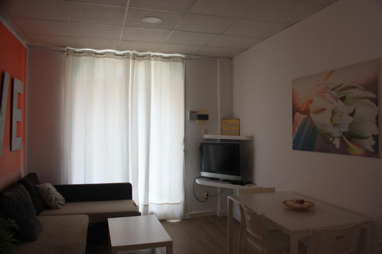 Love- Sweethomerooms Apartment